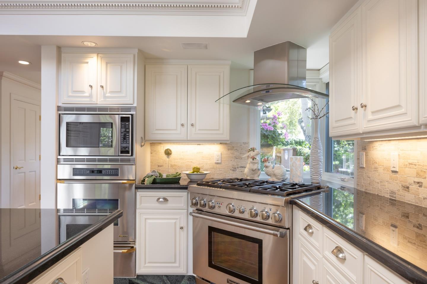 Detail Gallery Image 7 of 30 For 0 Forest 5 Sw of 7th Ave, Carmel,  CA 93921 - 4 Beds | 3 Baths