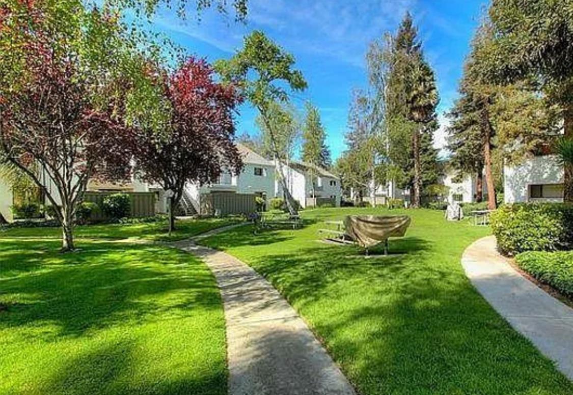 Detail Gallery Image 1 of 8 For 1055 N Capitol Ave #17,  San Jose,  CA 95133 - 2 Beds | 2 Baths