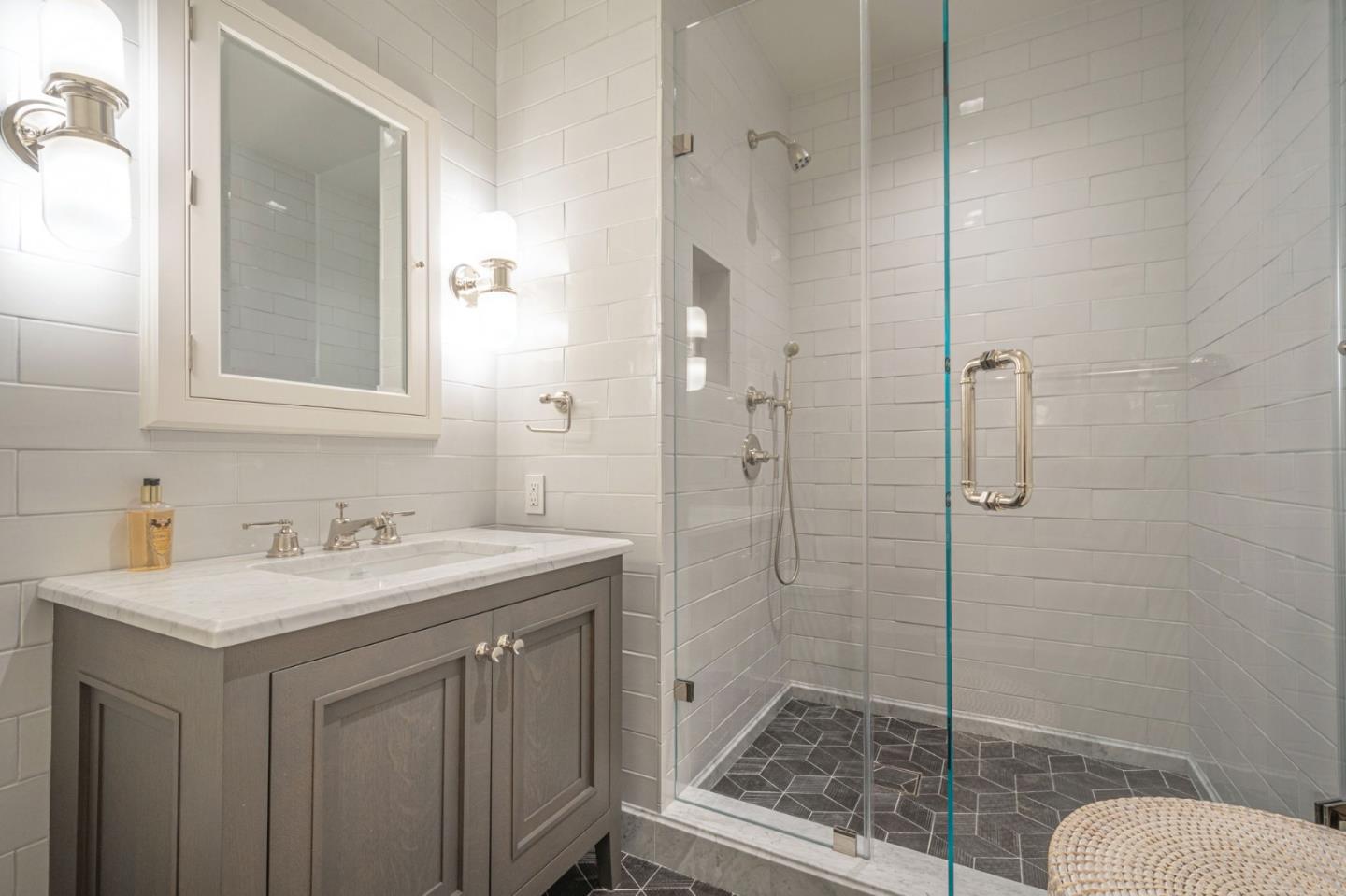 Detail Gallery Image 97 of 129 For 706 Mission St 8a,  San Francisco,  CA 94103 - 3 Beds | 3/1 Baths