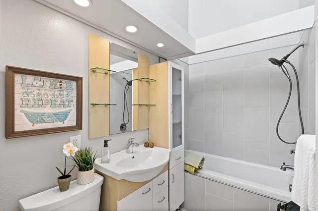 Detail Gallery Image 12 of 21 For 3517 Birchwood Ter #204,  Fremont,  CA 94536 - 2 Beds | 2 Baths