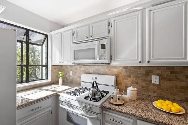 Detail Gallery Image 5 of 21 For 3517 Birchwood Ter #204,  Fremont,  CA 94536 - 2 Beds | 2 Baths