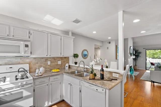 Detail Gallery Image 6 of 21 For 3517 Birchwood Ter #204,  Fremont,  CA 94536 - 2 Beds | 2 Baths