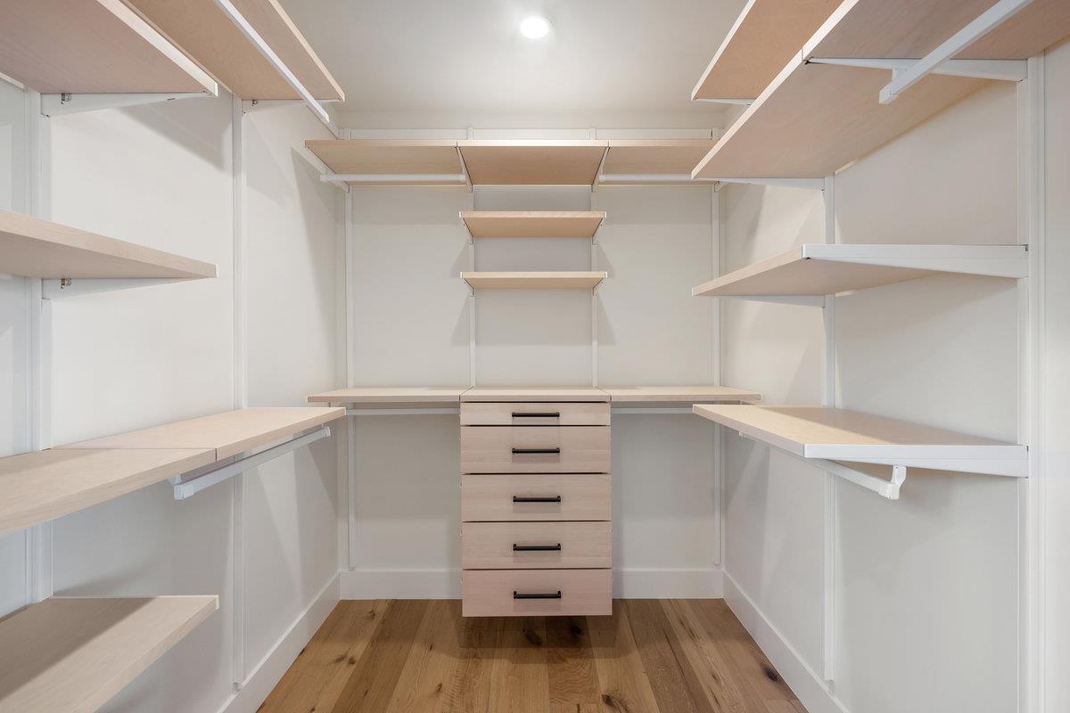 Detail Gallery Image 13 of 27 For 820 Oregon Ave, San Mateo,  CA 94402 - 4 Beds | 3/1 Baths