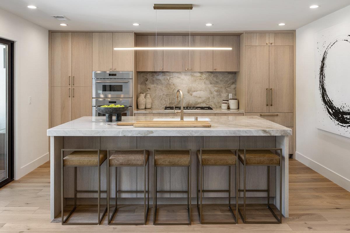 Detail Gallery Image 8 of 27 For 820 Oregon Ave, San Mateo,  CA 94402 - 4 Beds | 3/1 Baths