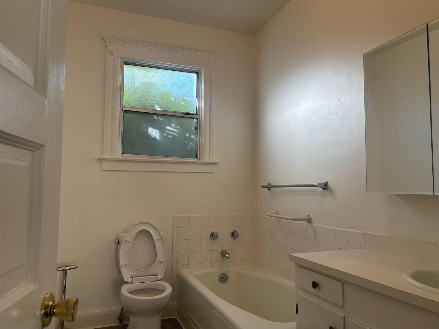 Detail Gallery Image 7 of 23 For 221 N Delaware St, San Mateo,  CA 94401 - 3 Beds | 2 Baths