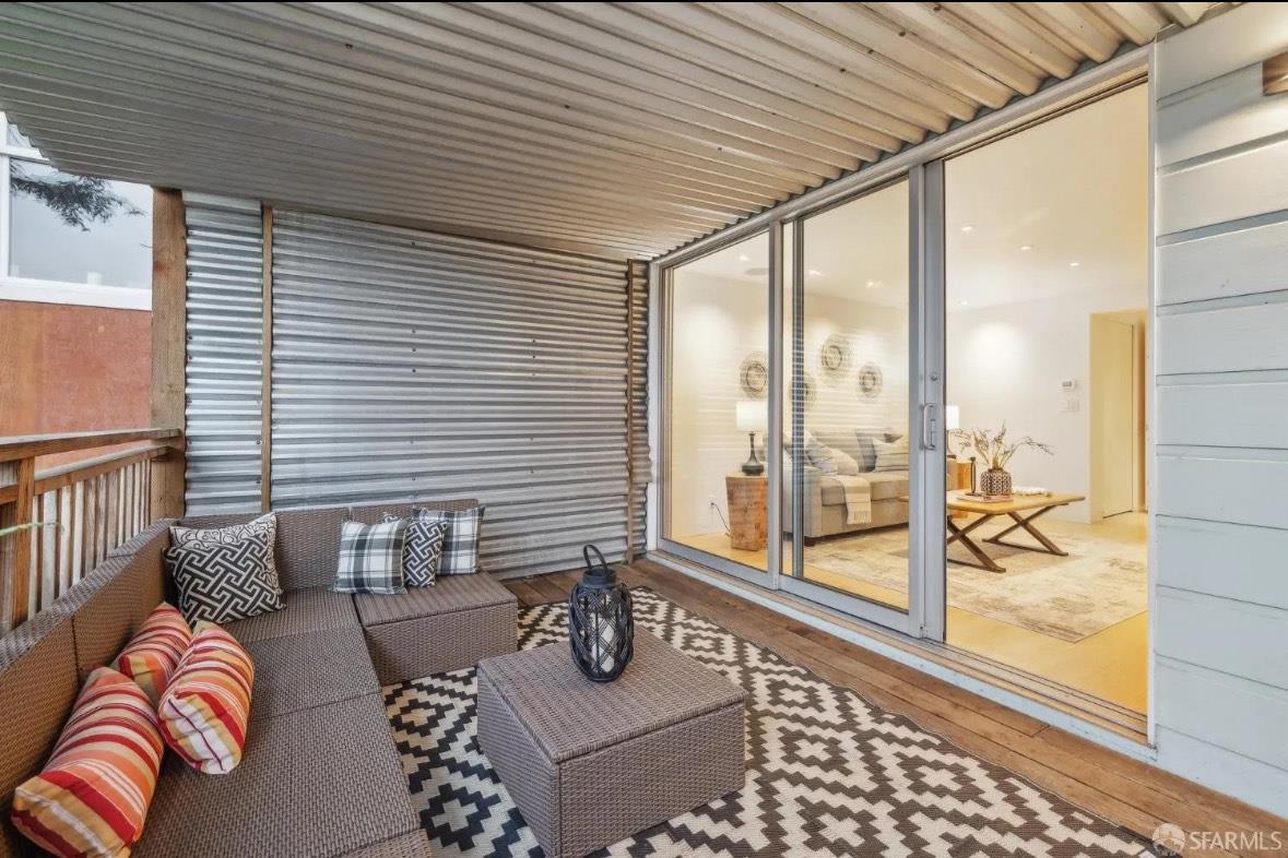 Detail Gallery Image 3 of 13 For 3343 Folsom St, San Francisco,  CA 94110 - 1 Beds | 1 Baths