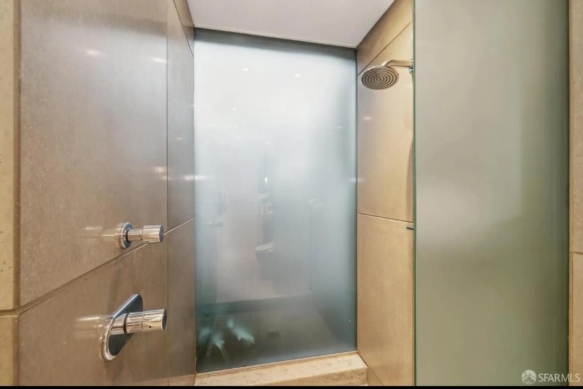 Detail Gallery Image 5 of 13 For 3343 Folsom St, San Francisco,  CA 94110 - 1 Beds | 1 Baths
