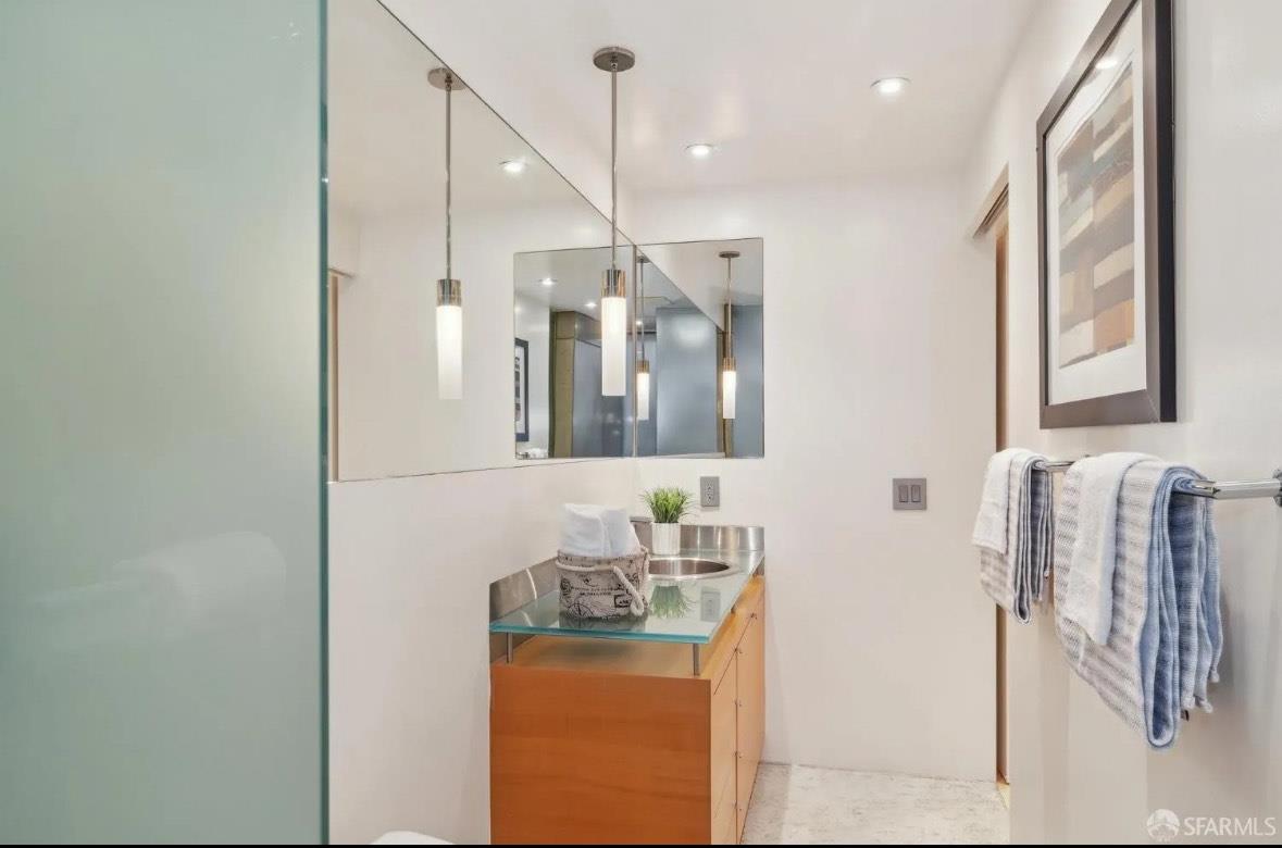 Detail Gallery Image 8 of 13 For 3343 Folsom St, San Francisco,  CA 94110 - 1 Beds | 1 Baths