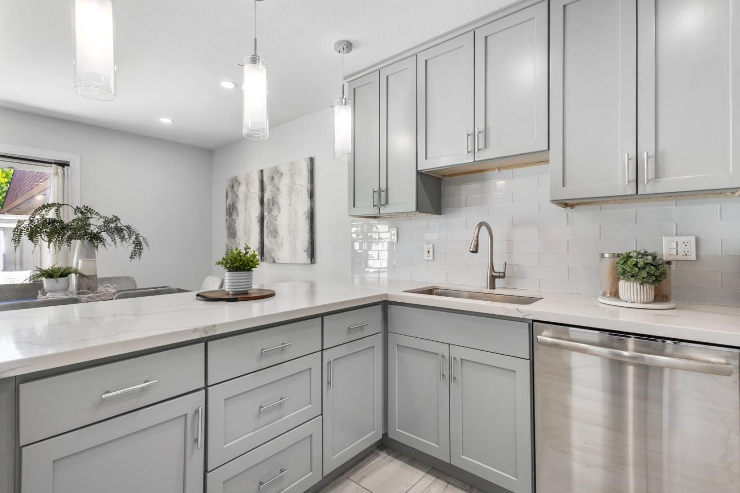 Detail Gallery Image 14 of 38 For 707 Webster St, Palo Alto,  CA 94301 - 2 Beds | 2 Baths