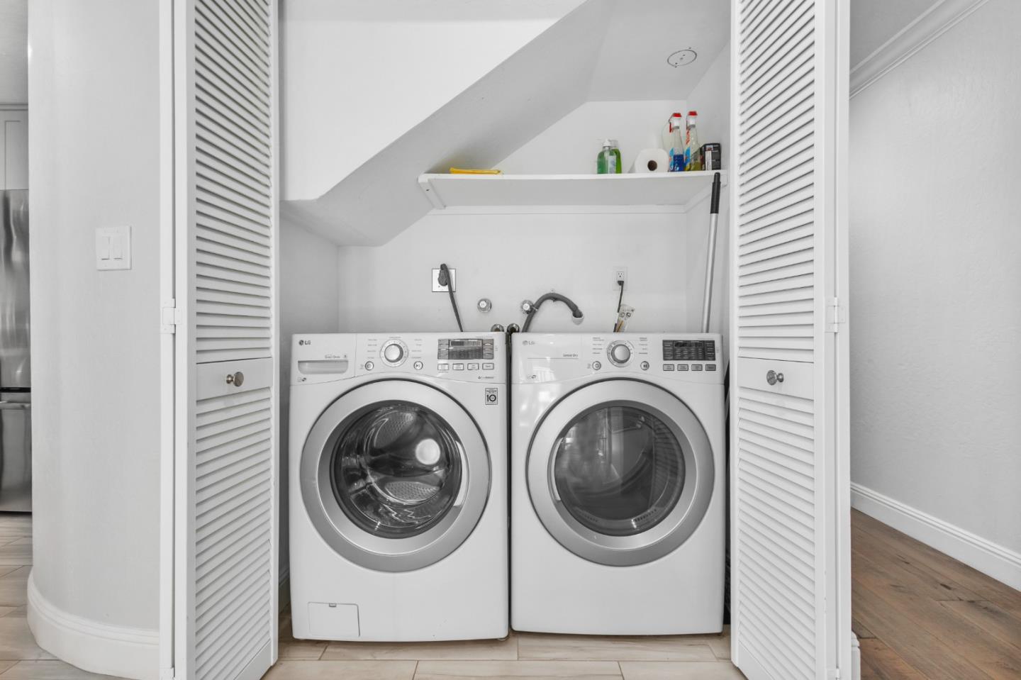Detail Gallery Image 16 of 38 For 707 Webster St, Palo Alto,  CA 94301 - 2 Beds | 2 Baths