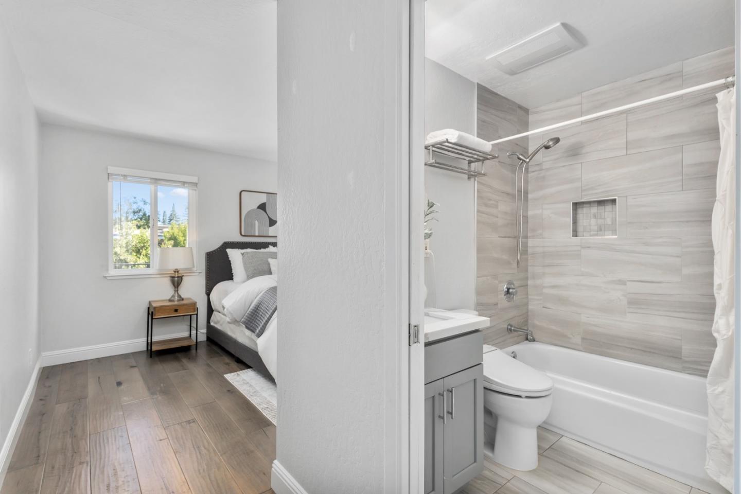 Detail Gallery Image 18 of 38 For 707 Webster St, Palo Alto,  CA 94301 - 2 Beds | 2 Baths