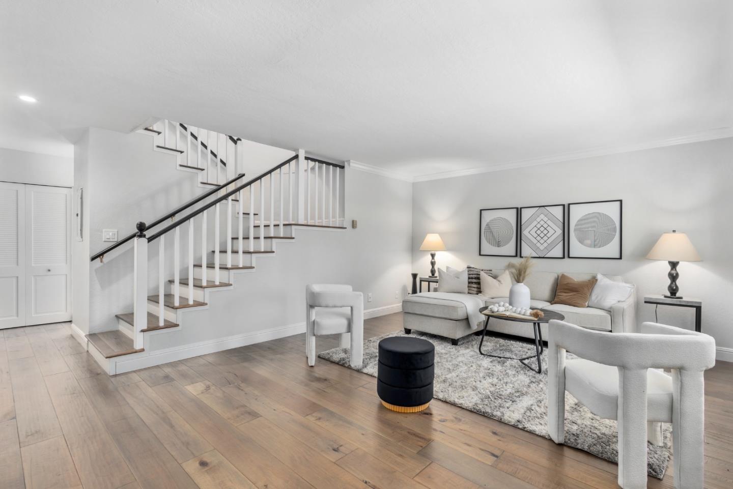 Detail Gallery Image 3 of 38 For 707 Webster St, Palo Alto,  CA 94301 - 2 Beds | 2 Baths