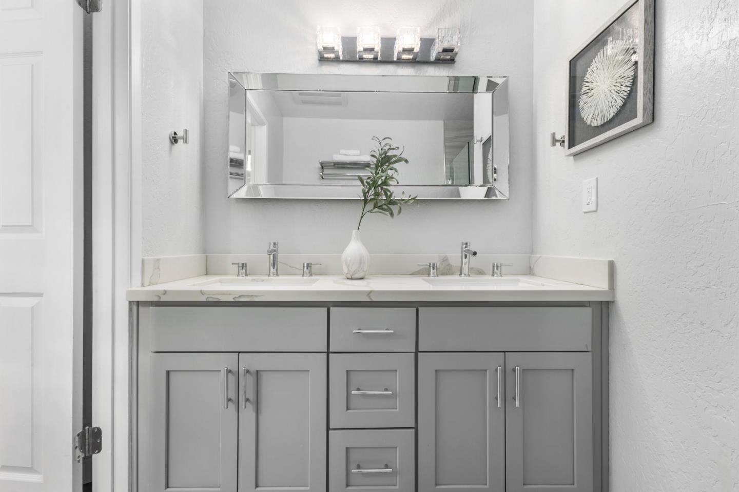 Detail Gallery Image 30 of 38 For 707 Webster St, Palo Alto,  CA 94301 - 2 Beds | 2 Baths