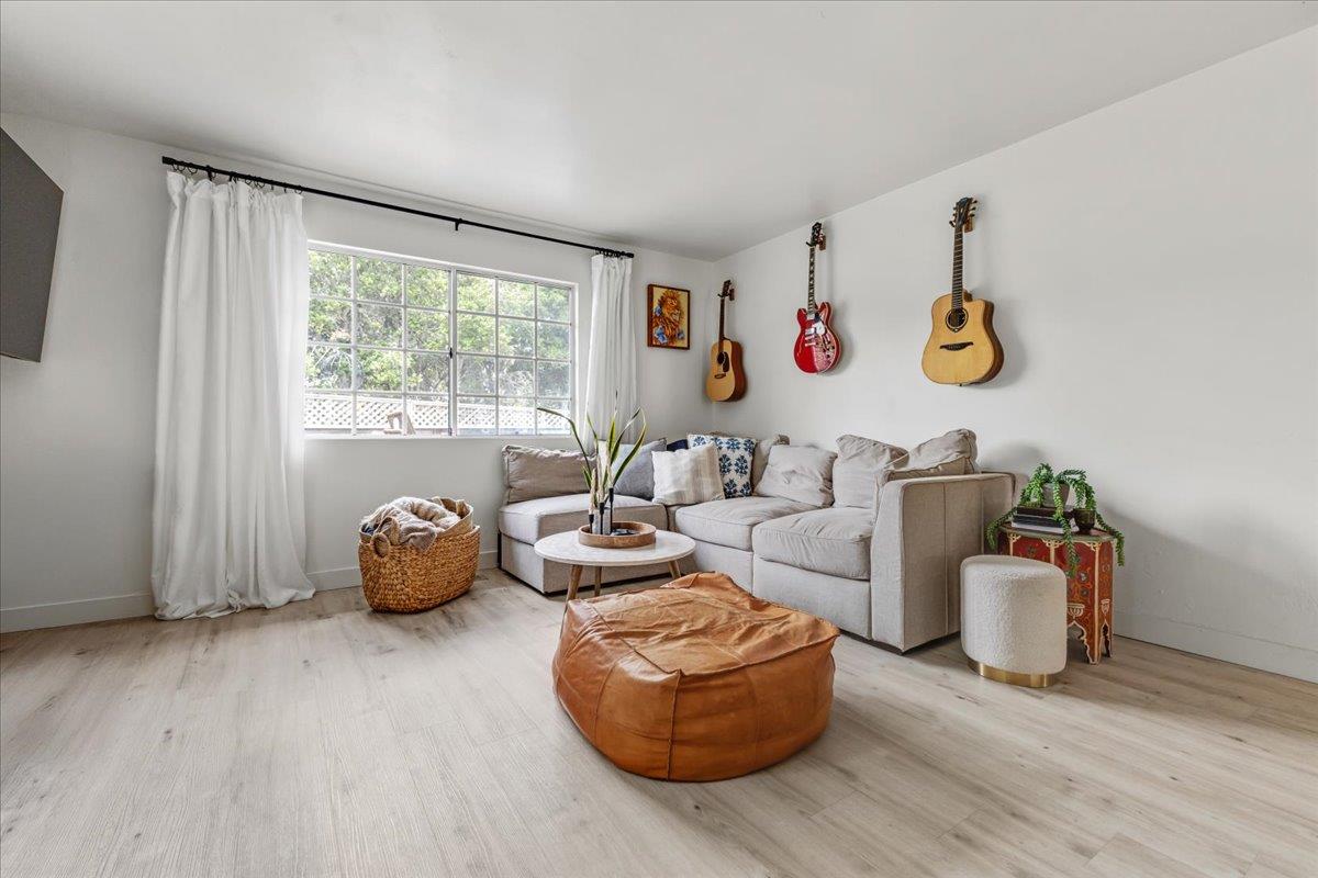 Detail Gallery Image 13 of 26 For 1071 Madrid Ct, Seaside,  CA 93955 - 4 Beds | 2 Baths