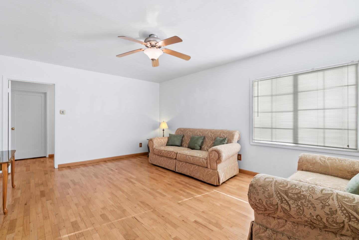 Detail Gallery Image 3 of 29 For 145 Napa St, Watsonville,  CA 95076 - 3 Beds | 1/1 Baths