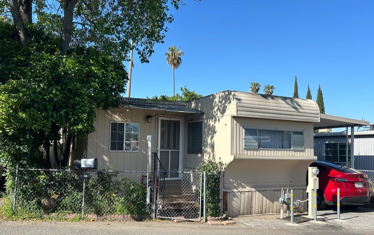 Detail Gallery Image 1 of 1 For 2855 Senter Rd #10,  San Jose,  CA 95111 - 2 Beds | 1 Baths