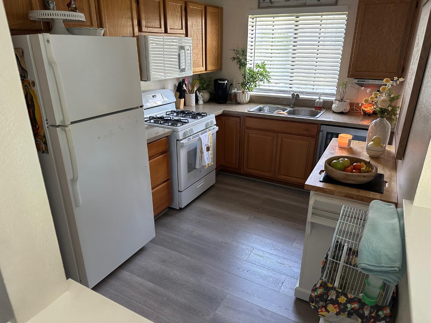 Detail Gallery Image 5 of 8 For 1020 Sunbird Dr, Watsonville,  CA 95076 - 2 Beds | 2 Baths