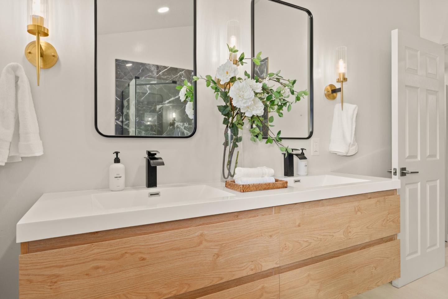 Detail Gallery Image 18 of 41 For 15997 Comstock Mill Rd, Los Gatos,  CA 95033 - 3 Beds | 3 Baths