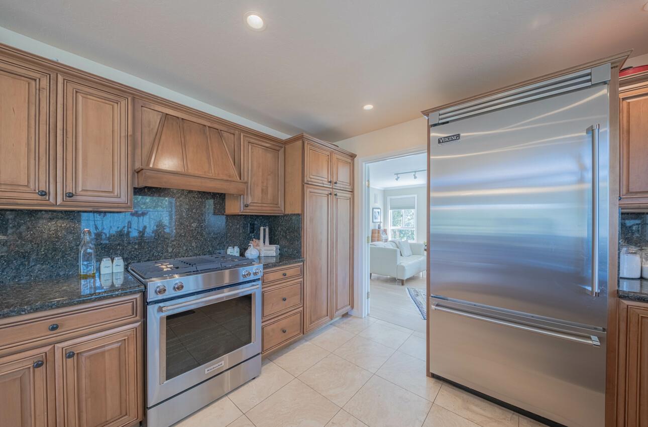 Detail Gallery Image 14 of 27 For 397 B Corral De Tierra Rd, Salinas,  CA 93908 - 3 Beds | 3 Baths