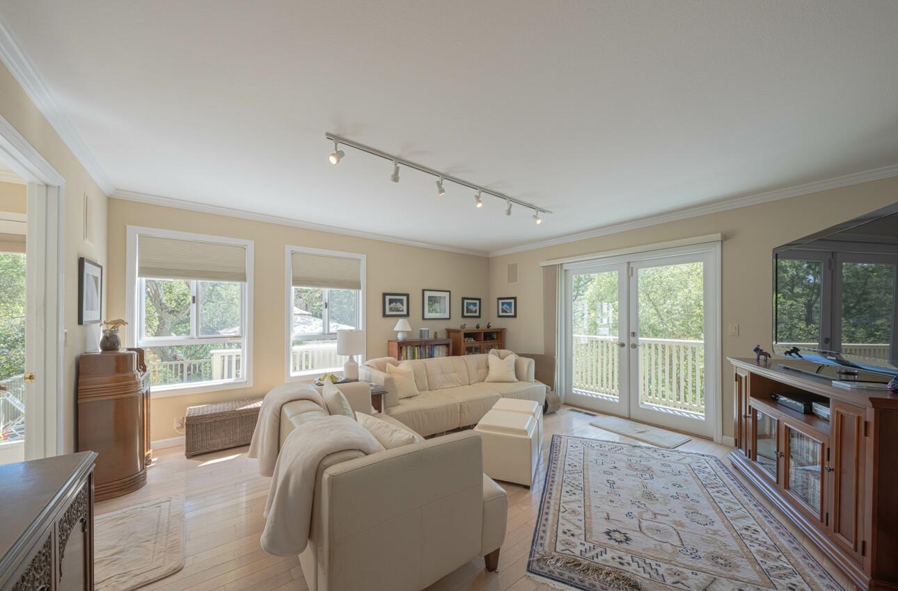 Detail Gallery Image 15 of 27 For 397 B Corral De Tierra Rd, Salinas,  CA 93908 - 3 Beds | 3 Baths