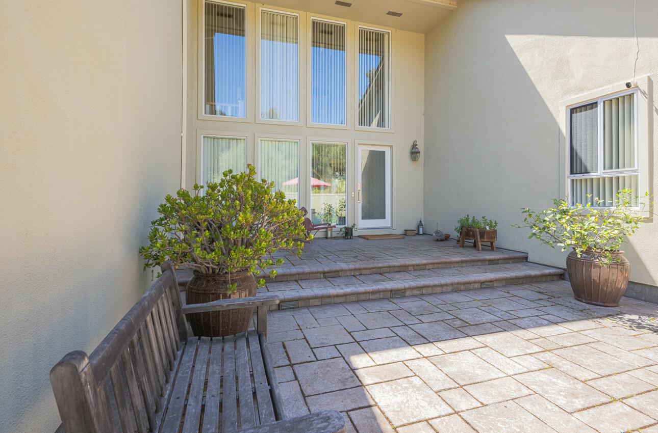 Detail Gallery Image 4 of 27 For 397 B Corral De Tierra Rd, Salinas,  CA 93908 - 3 Beds | 3 Baths