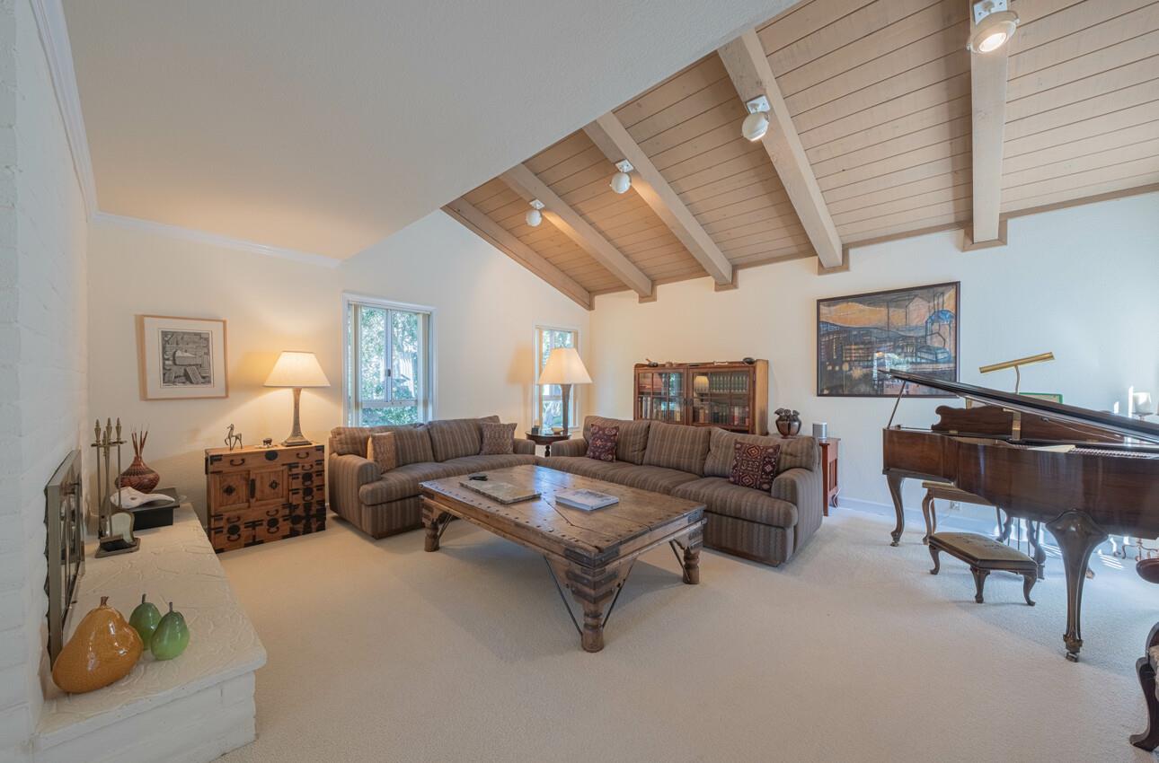 Detail Gallery Image 6 of 27 For 397 B Corral De Tierra Rd, Salinas,  CA 93908 - 3 Beds | 3 Baths
