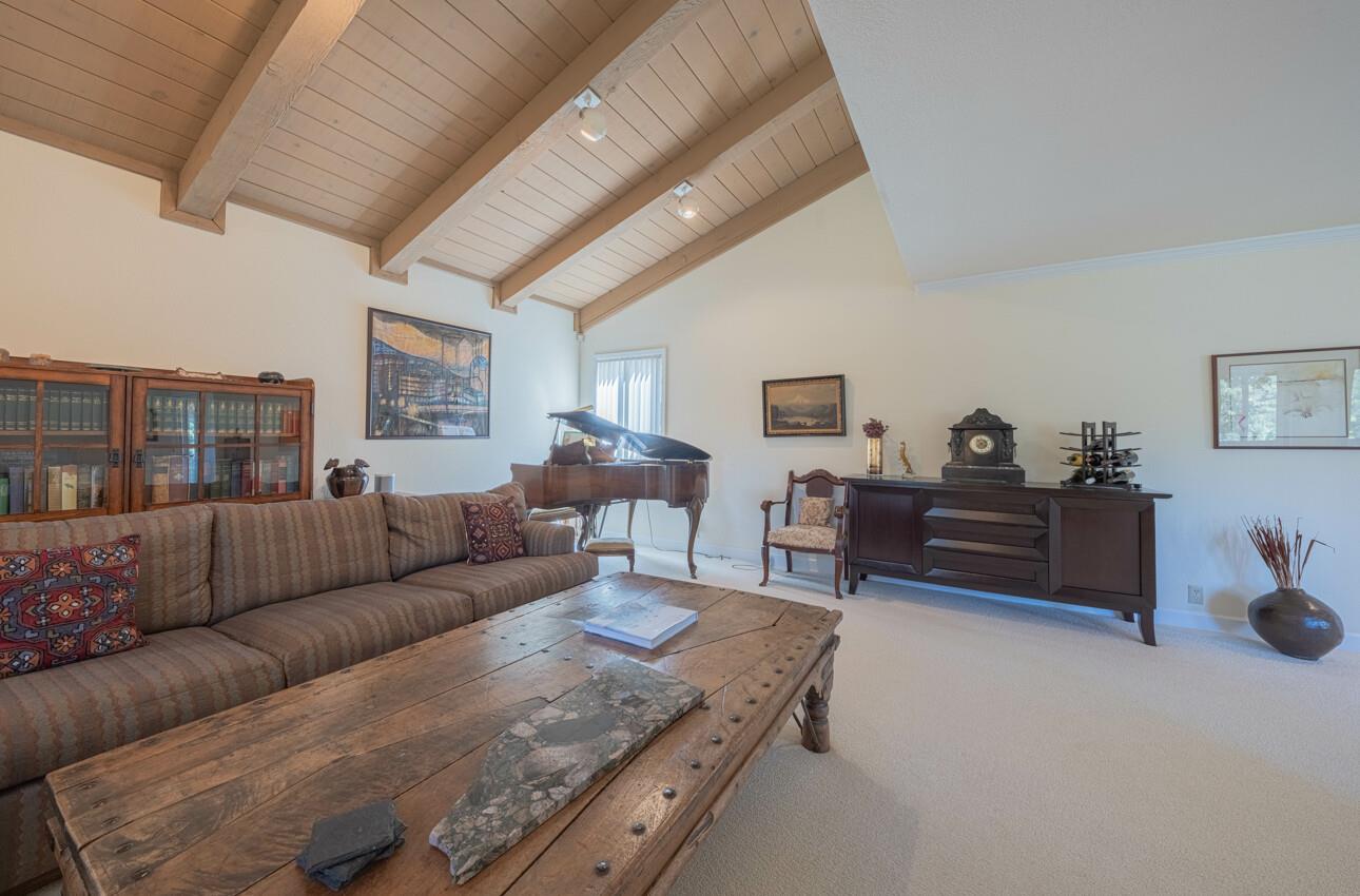 Detail Gallery Image 8 of 27 For 397 B Corral De Tierra Rd, Salinas,  CA 93908 - 3 Beds | 3 Baths