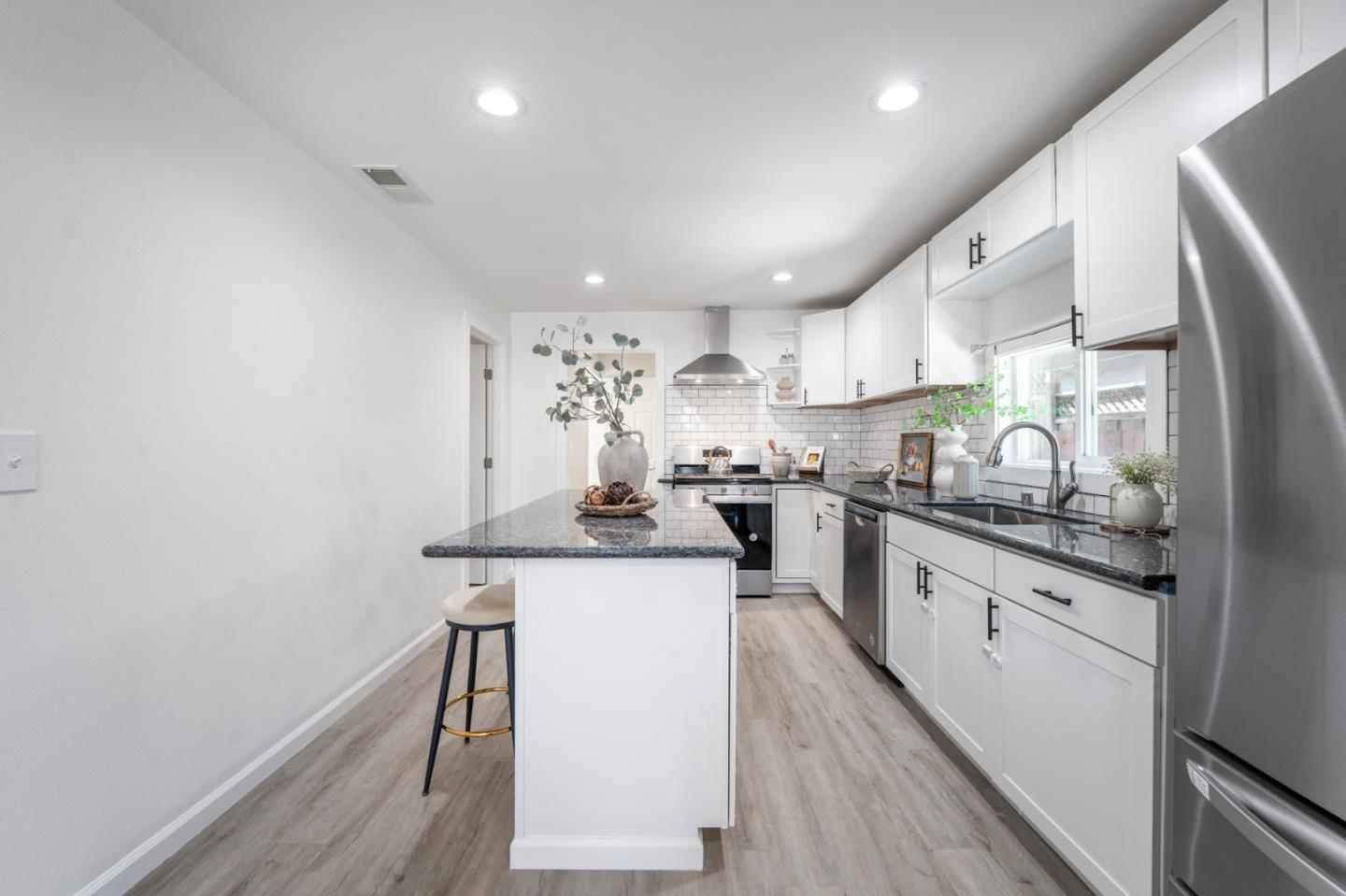 Detail Gallery Image 19 of 26 For 110 W Main Ave, Morgan Hill,  CA 95037 - 3 Beds | 2 Baths