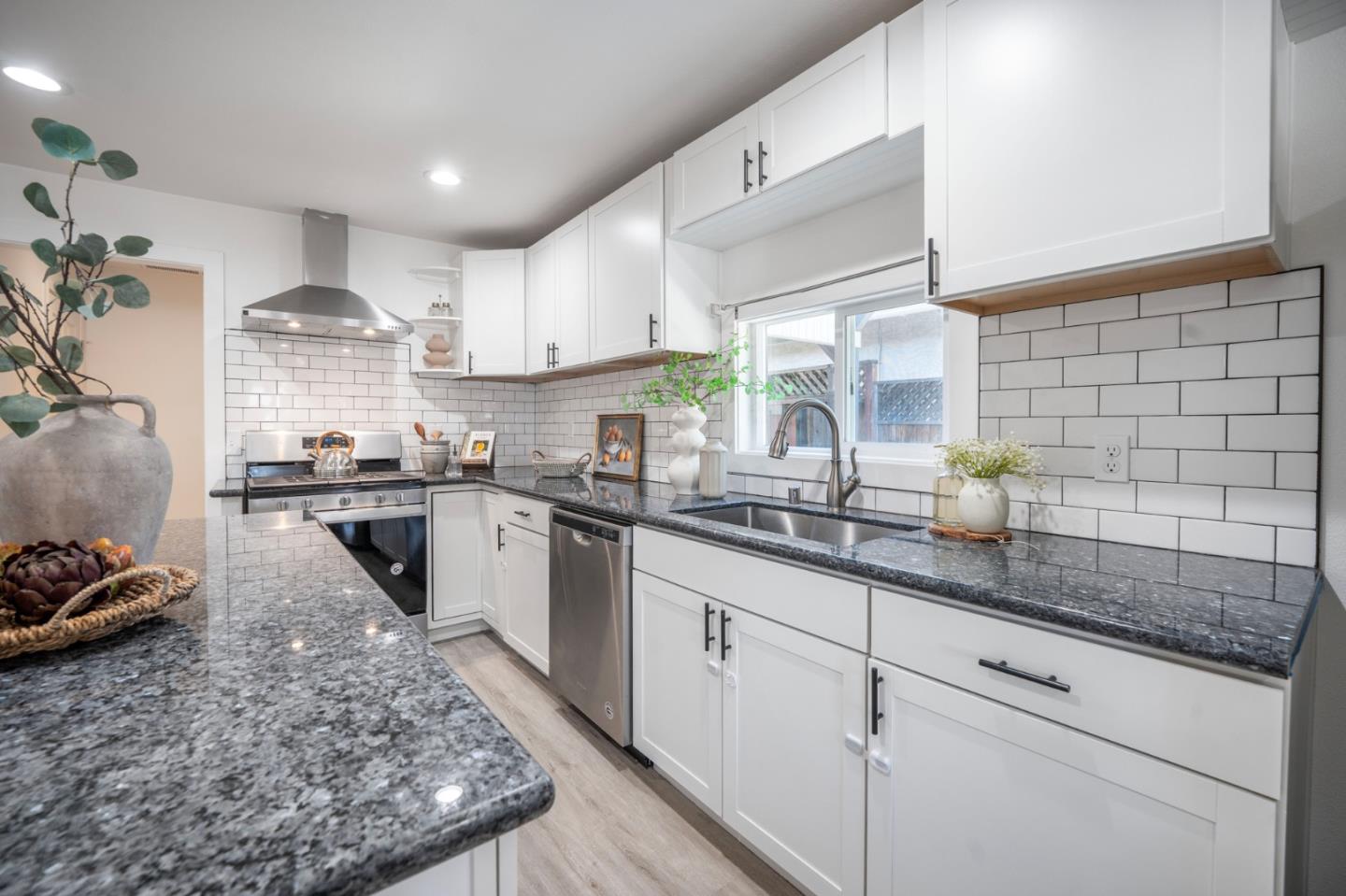 Detail Gallery Image 3 of 26 For 110 W Main Ave, Morgan Hill,  CA 95037 - 3 Beds | 2 Baths