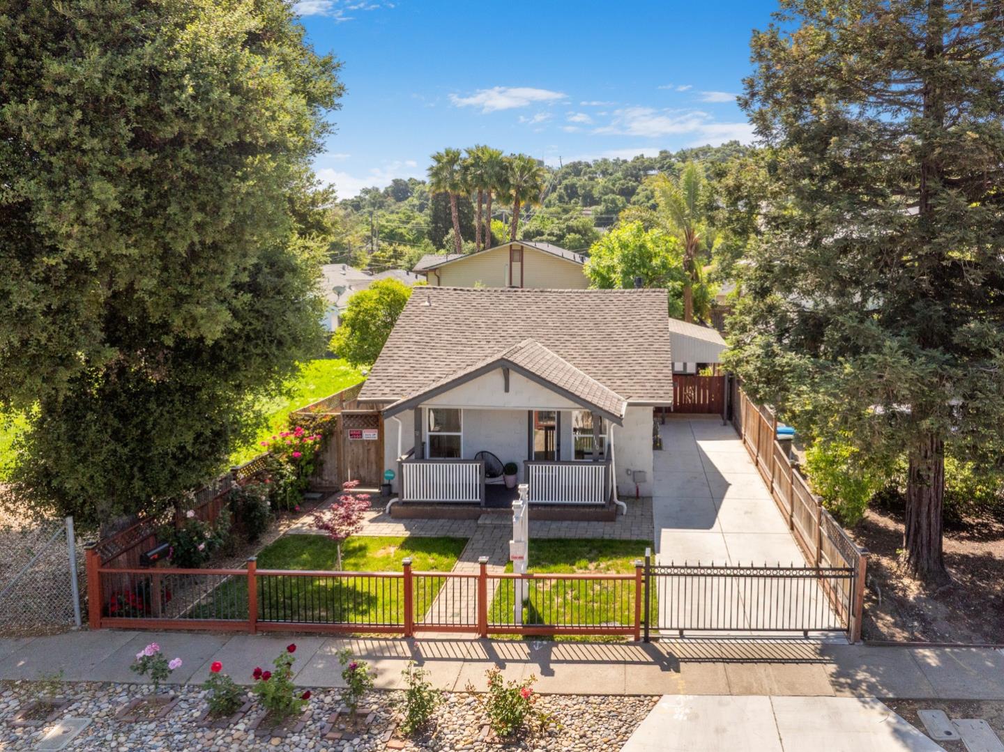 Detail Gallery Image 6 of 26 For 110 W Main Ave, Morgan Hill,  CA 95037 - 3 Beds | 2 Baths
