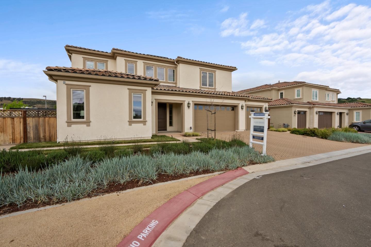 Detail Gallery Image 11 of 76 For 18265 via Potano, Morgan Hill,  CA 95037 - 5 Beds | 4/1 Baths