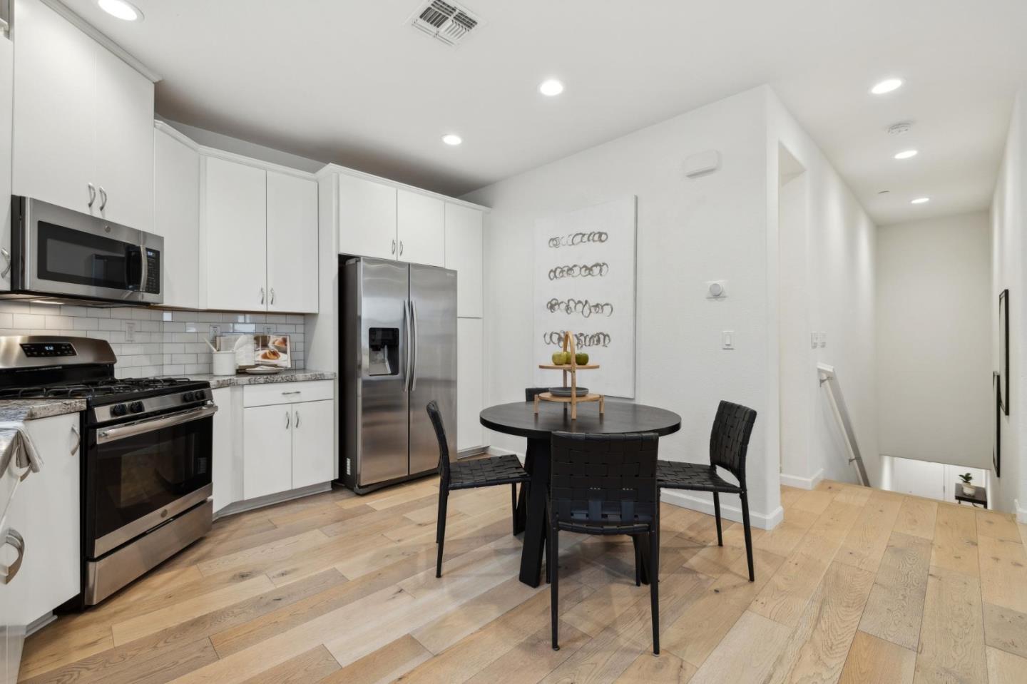 Detail Gallery Image 10 of 46 For 2729 Ginoso Ct #2,  San Jose,  CA 95111 - 2 Beds | 2/1 Baths