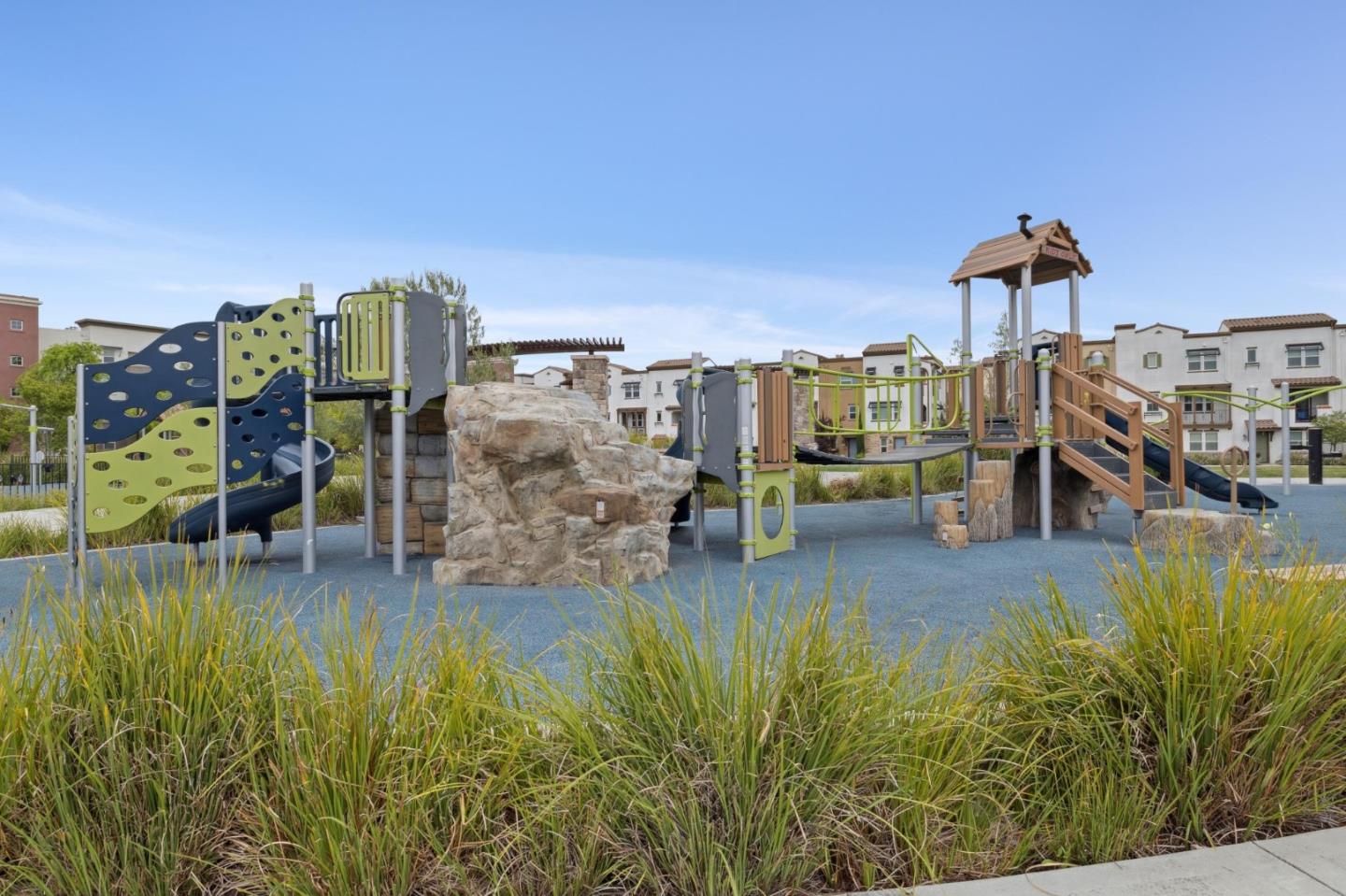 Detail Gallery Image 35 of 46 For 2729 Ginoso Ct #2,  San Jose,  CA 95111 - 2 Beds | 2/1 Baths