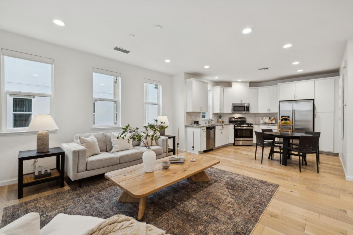 Detail Gallery Image 8 of 46 For 2729 Ginoso Ct #2,  San Jose,  CA 95111 - 2 Beds | 2/1 Baths