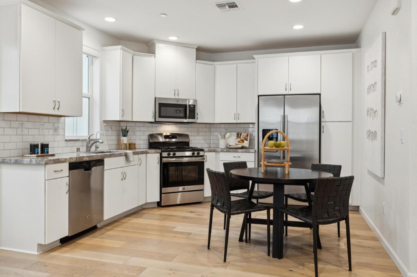 Detail Gallery Image 9 of 46 For 2729 Ginoso Ct #2,  San Jose,  CA 95111 - 2 Beds | 2/1 Baths