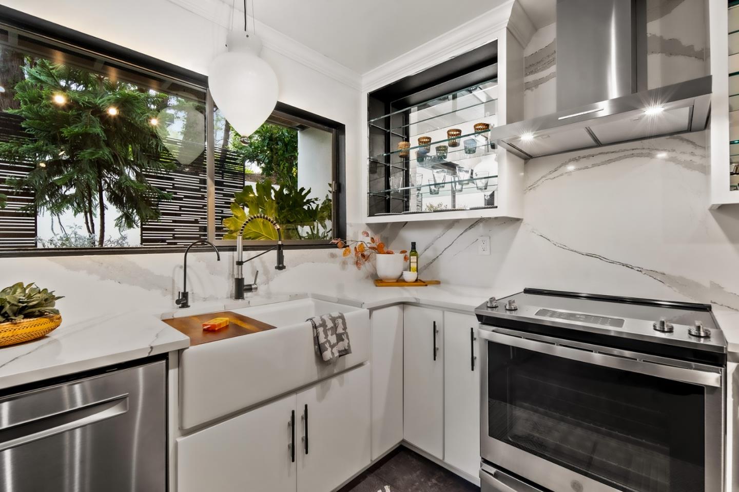 Detail Gallery Image 15 of 43 For 95 High Meadow Ln, Carmel,  CA 93923 - 2 Beds | 2/1 Baths