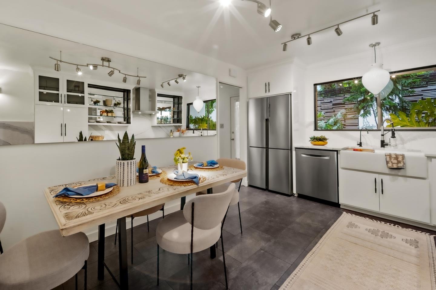 Detail Gallery Image 18 of 43 For 95 High Meadow Ln, Carmel,  CA 93923 - 2 Beds | 2/1 Baths