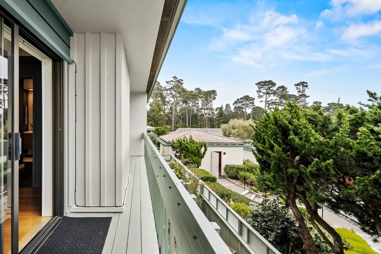 Detail Gallery Image 25 of 43 For 95 High Meadow Ln, Carmel,  CA 93923 - 2 Beds | 2/1 Baths
