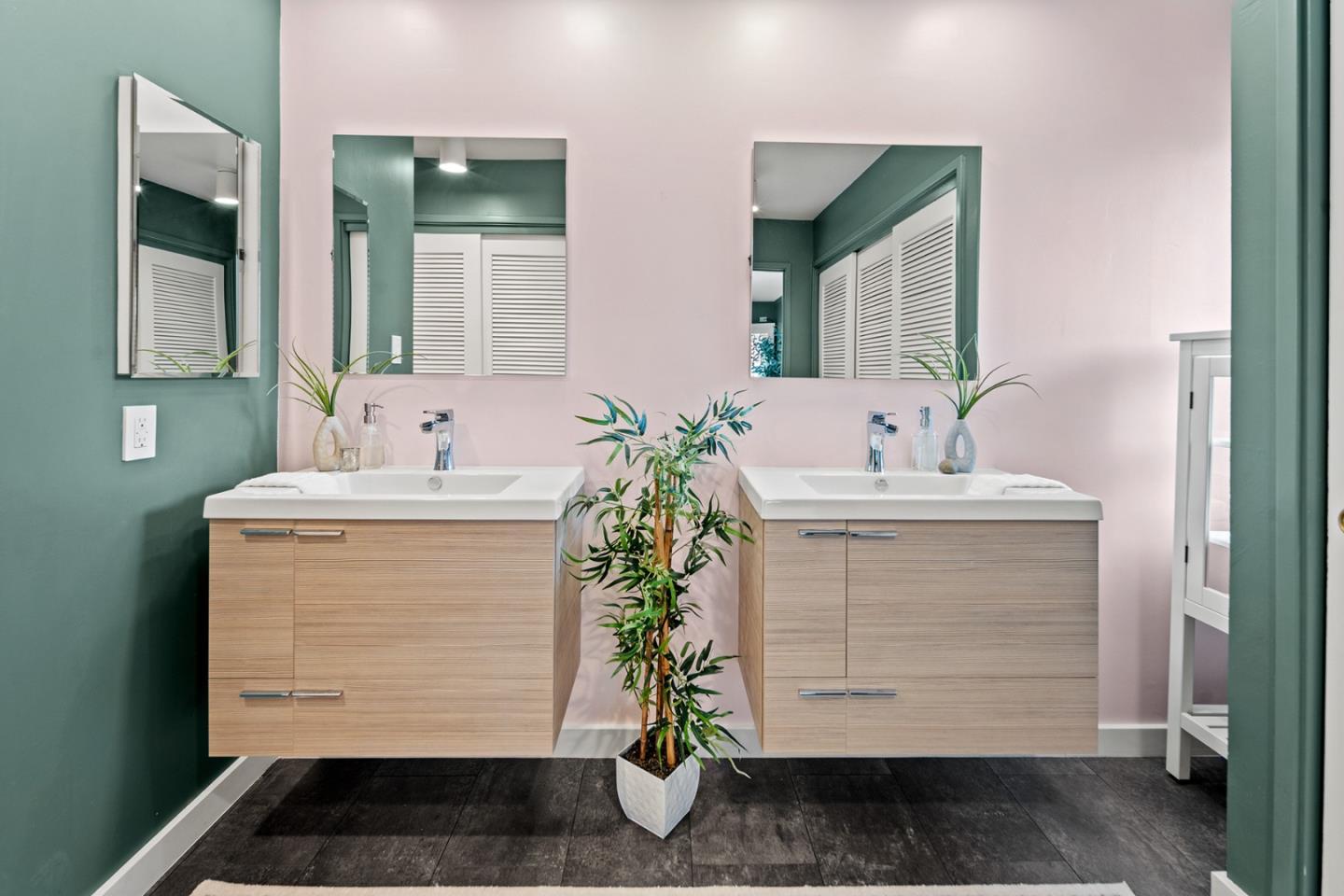 Detail Gallery Image 28 of 43 For 95 High Meadow Ln, Carmel,  CA 93923 - 2 Beds | 2/1 Baths
