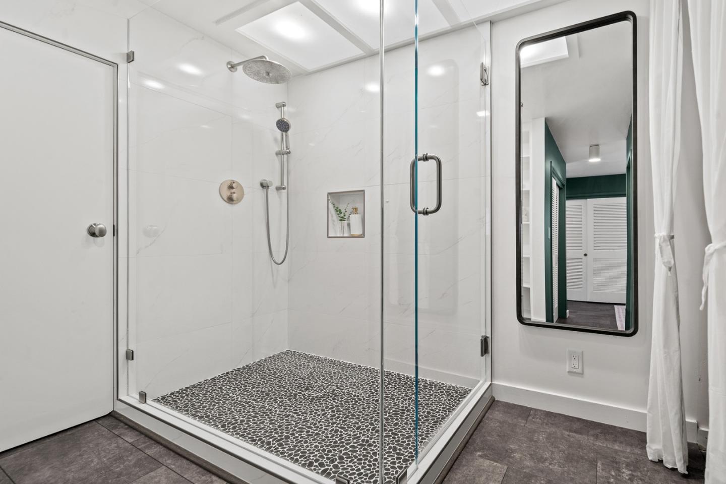 Detail Gallery Image 30 of 43 For 95 High Meadow Ln, Carmel,  CA 93923 - 2 Beds | 2/1 Baths