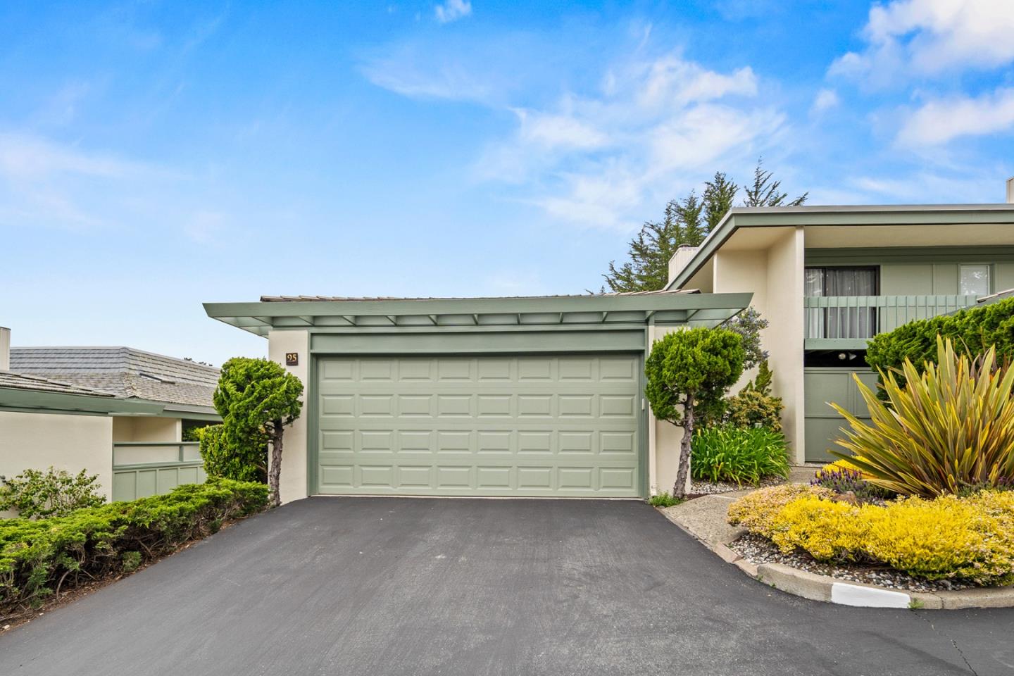 Detail Gallery Image 39 of 43 For 95 High Meadow Ln, Carmel,  CA 93923 - 2 Beds | 2/1 Baths