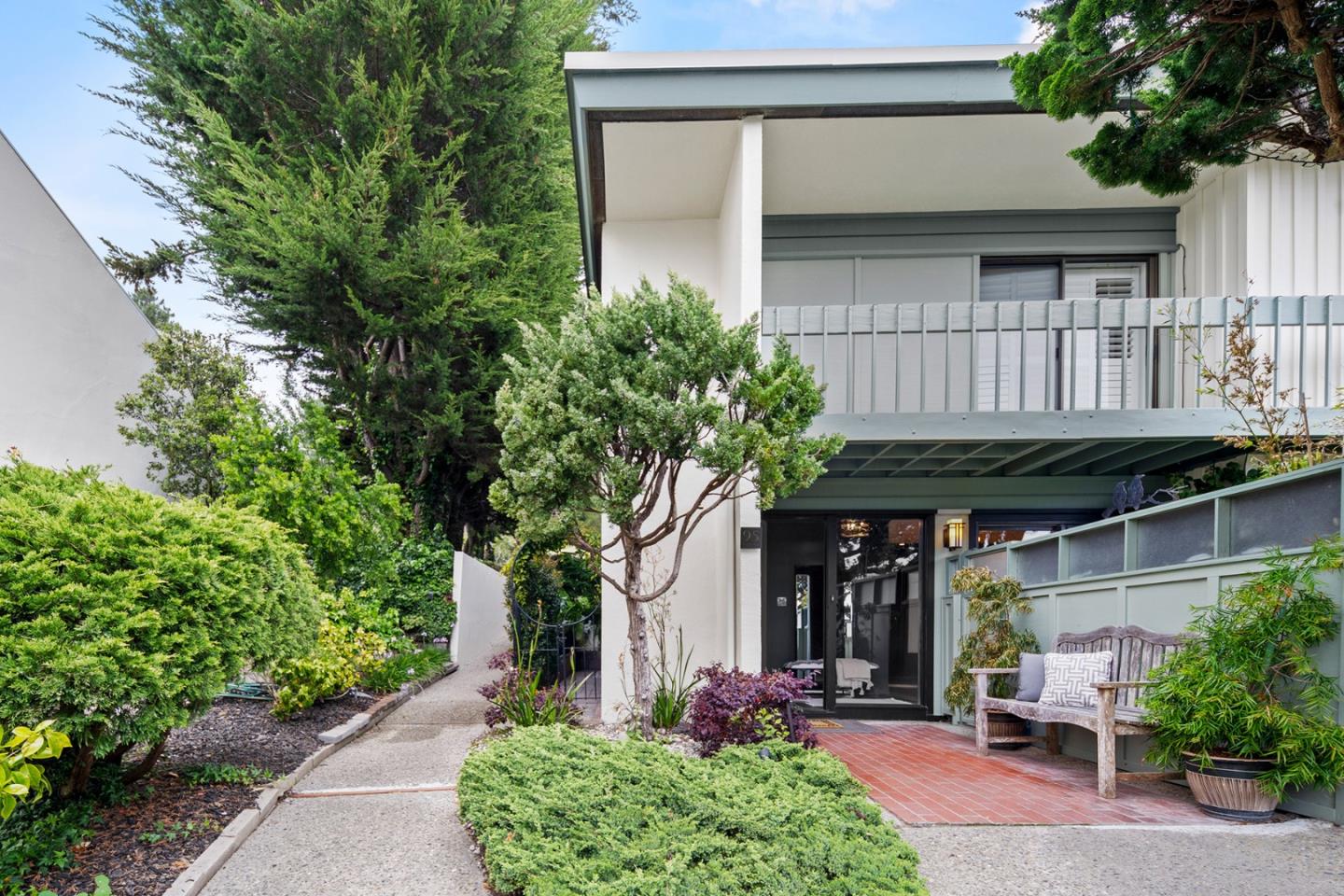 Detail Gallery Image 5 of 43 For 95 High Meadow Ln, Carmel,  CA 93923 - 2 Beds | 2/1 Baths