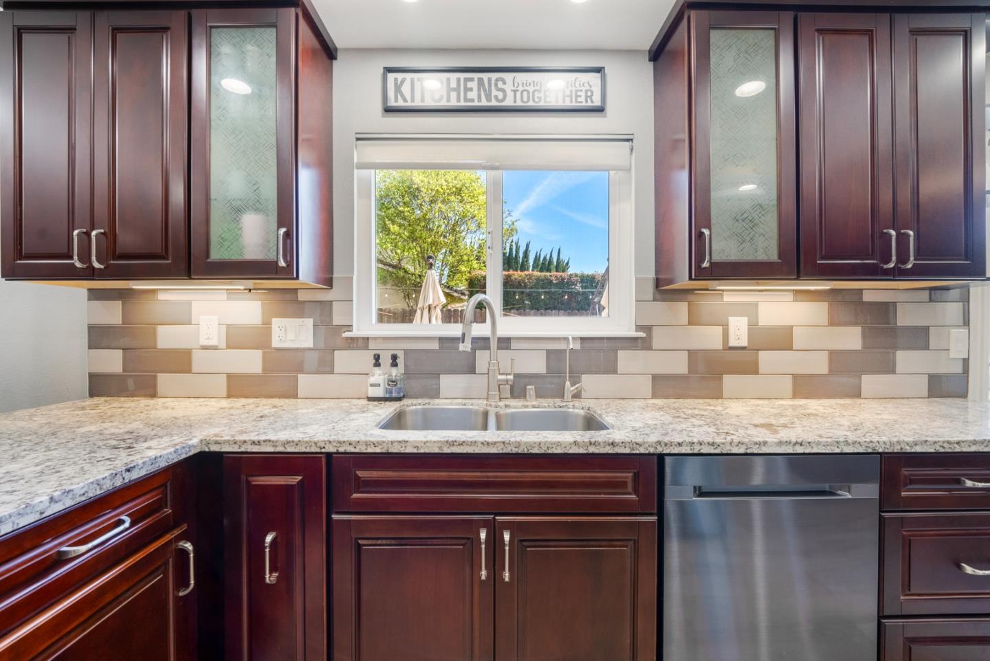 Detail Gallery Image 12 of 45 For 460 La Crosse Dr, Morgan Hill,  CA 95037 - 4 Beds | 2/1 Baths