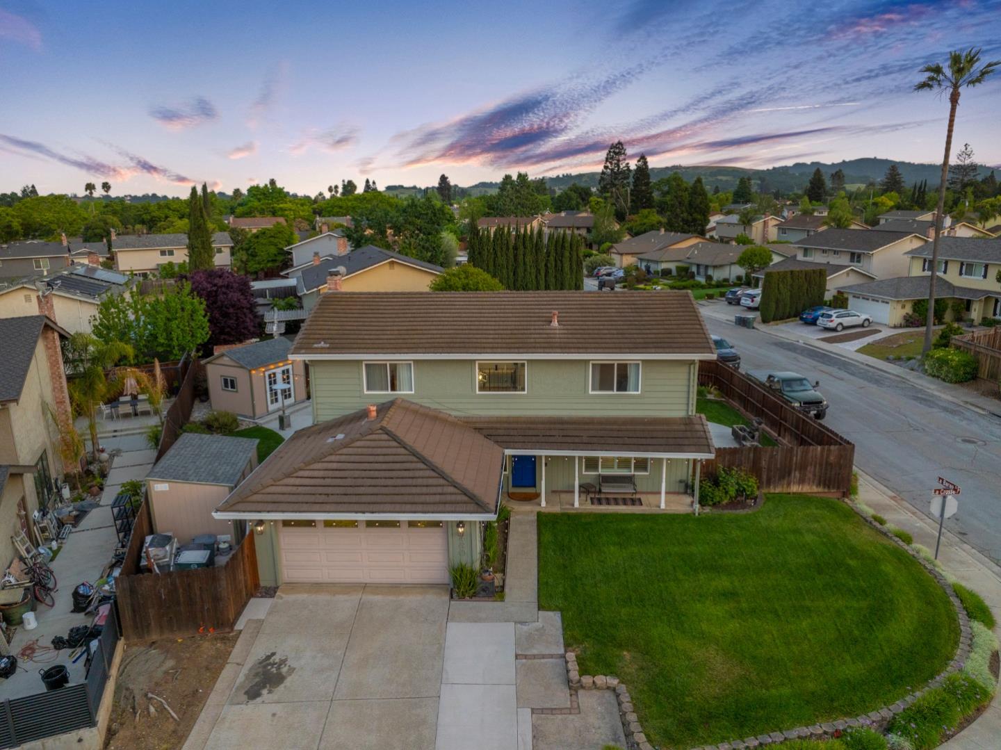 Detail Gallery Image 2 of 45 For 460 La Crosse Dr, Morgan Hill,  CA 95037 - 4 Beds | 2/1 Baths