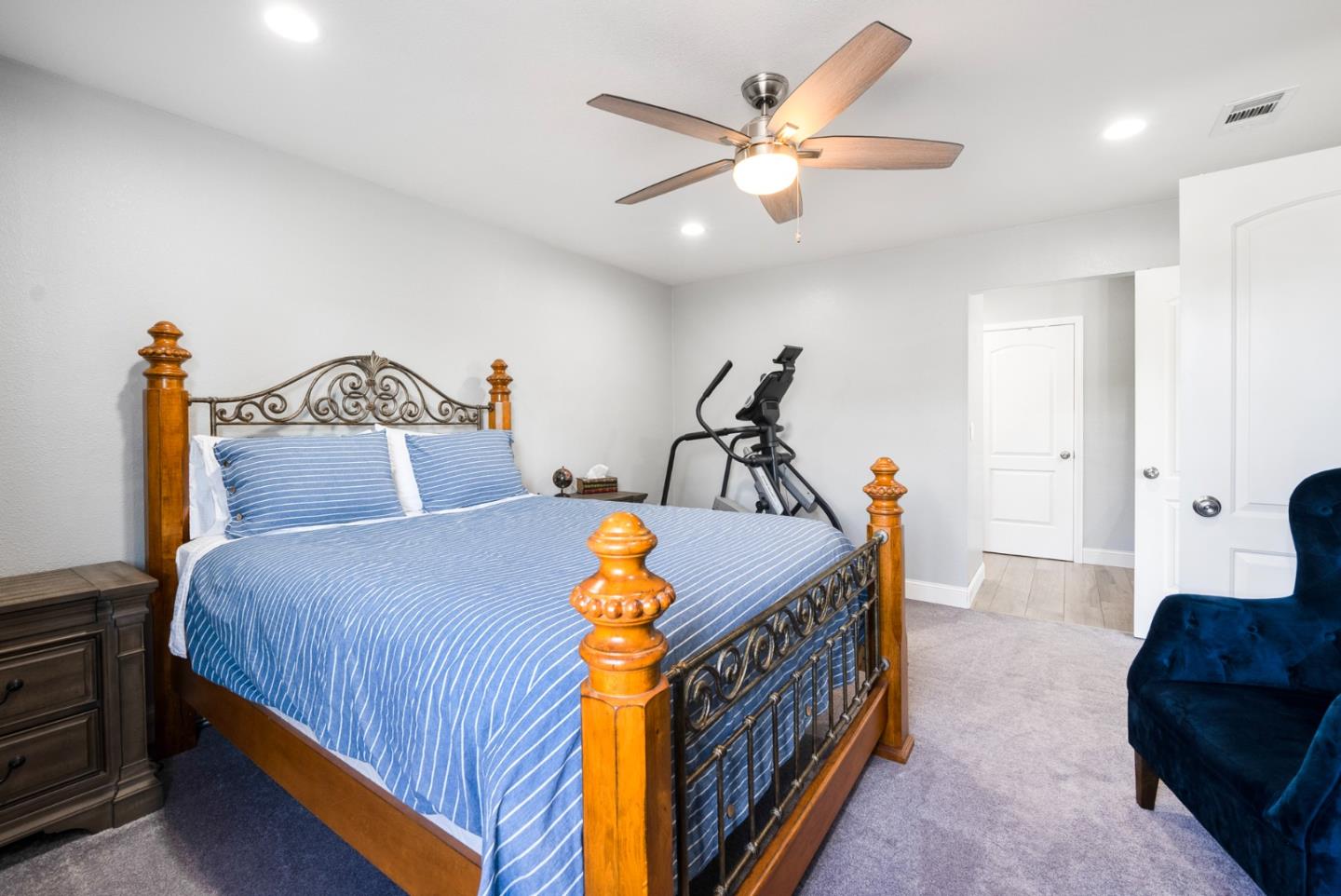 Detail Gallery Image 28 of 45 For 460 La Crosse Dr, Morgan Hill,  CA 95037 - 4 Beds | 2/1 Baths