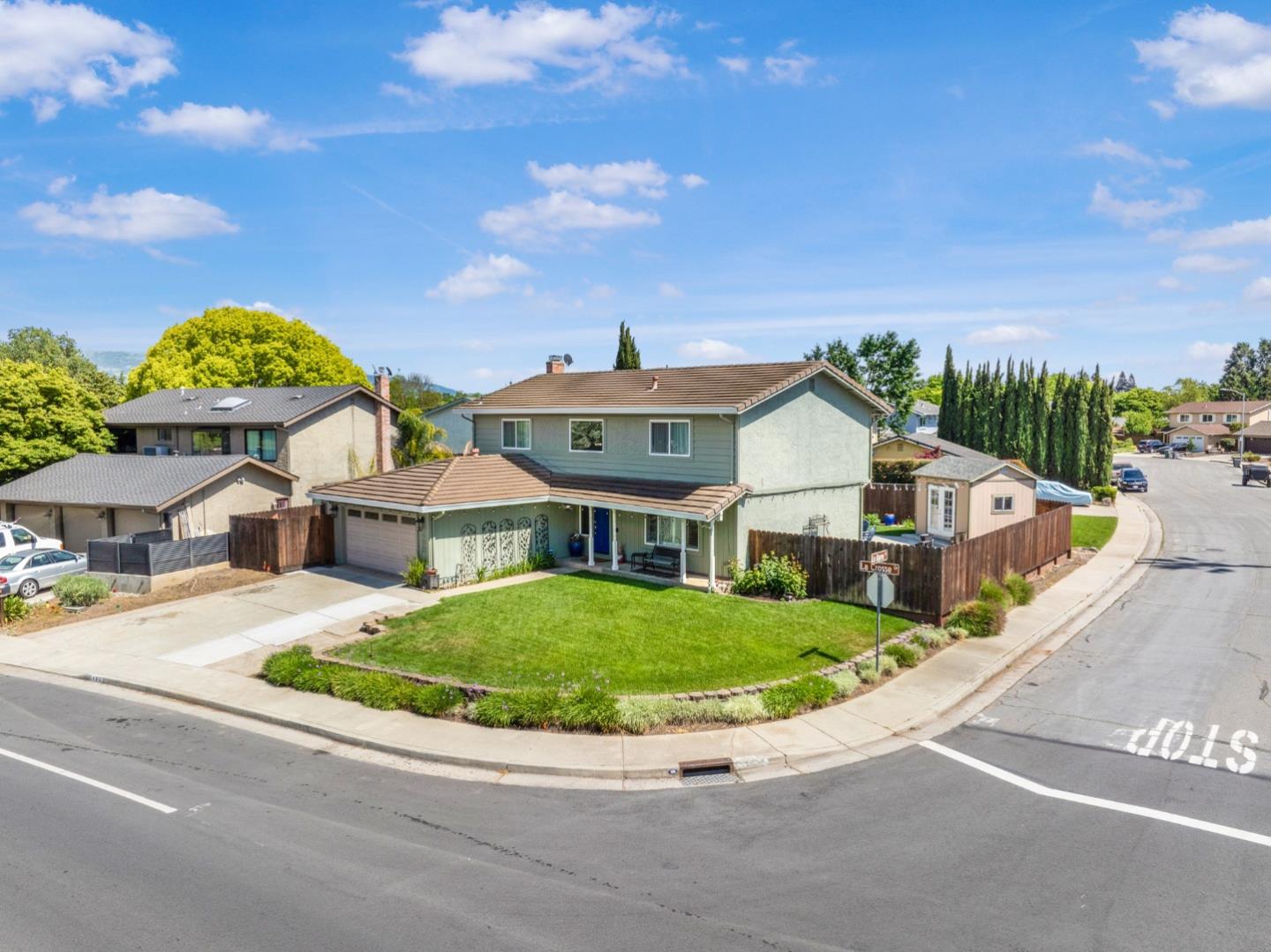 Detail Gallery Image 3 of 45 For 460 La Crosse Dr, Morgan Hill,  CA 95037 - 4 Beds | 2/1 Baths