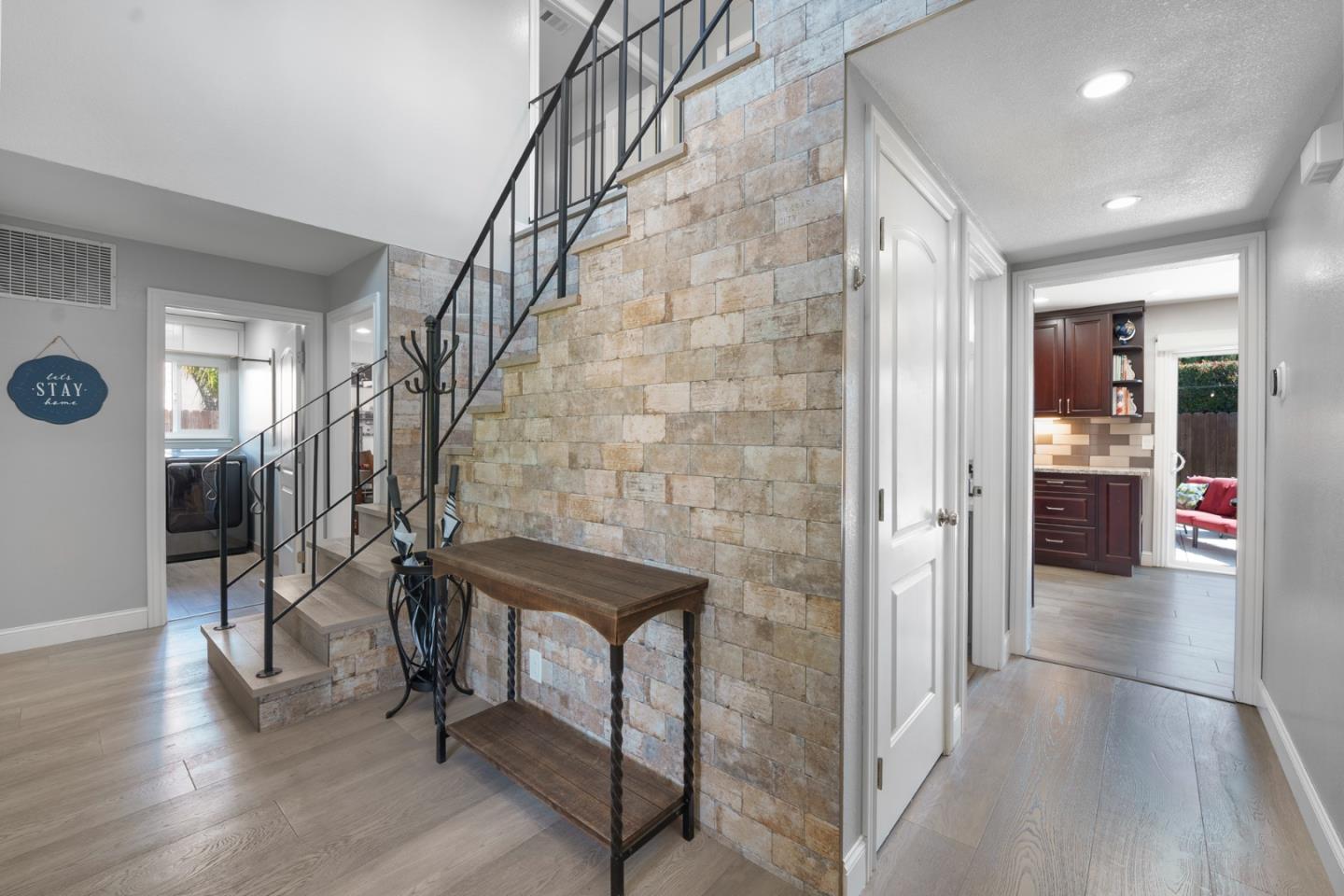 Detail Gallery Image 5 of 45 For 460 La Crosse Dr, Morgan Hill,  CA 95037 - 4 Beds | 2/1 Baths