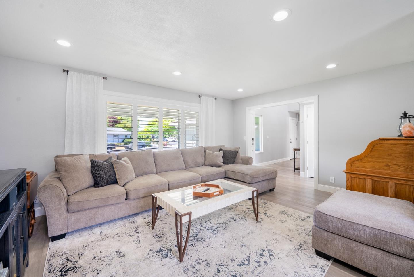 Detail Gallery Image 8 of 45 For 460 La Crosse Dr, Morgan Hill,  CA 95037 - 4 Beds | 2/1 Baths