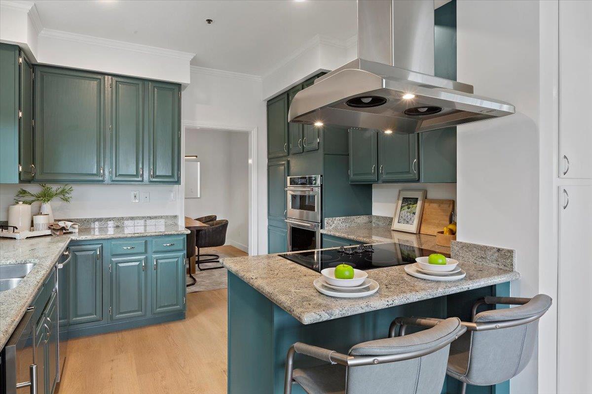 Detail Gallery Image 12 of 34 For 1233 Bellevue Ave #8,  Burlingame,  CA 94010 - 2 Beds | 2/1 Baths