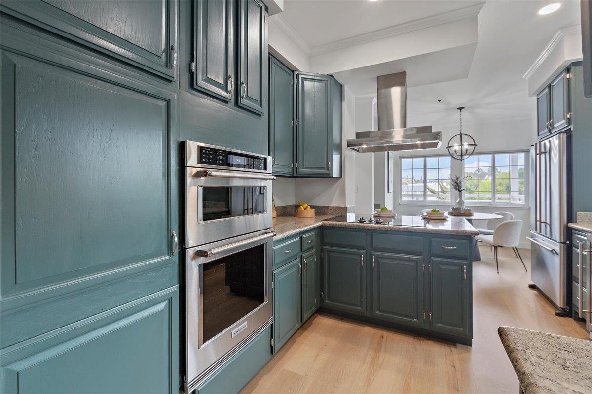 Detail Gallery Image 15 of 34 For 1233 Bellevue Ave #8,  Burlingame,  CA 94010 - 2 Beds | 2/1 Baths